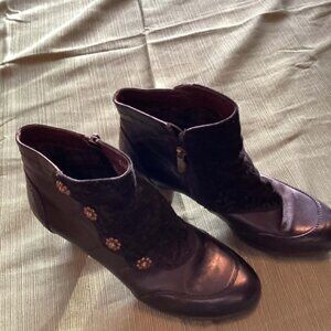 L'artiste Ankle Boots Size 38